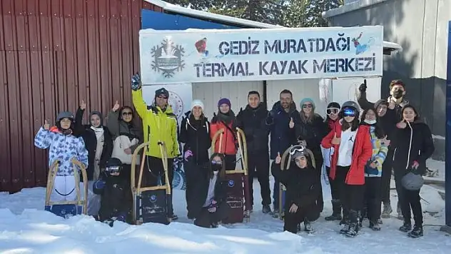 Muratdağı Termal Kayak Merkezi'nde kızak yarışları