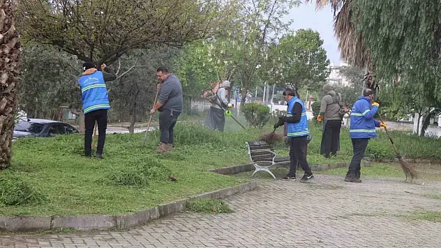Nazilli Belediyesi parkları yaza hazırlıyor