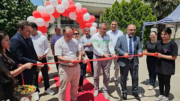 Nazilli'deki Kız Meslek Lisesi'nde Bilim Fuarı coşkusu