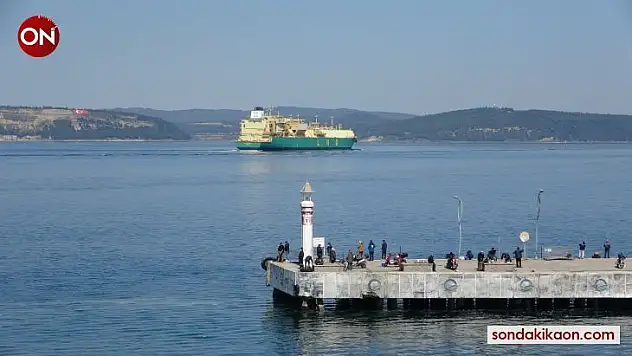 Nijerya'dan yola çıkan doğal gaz gemisi Çanakkale Boğazı'ndan geçti