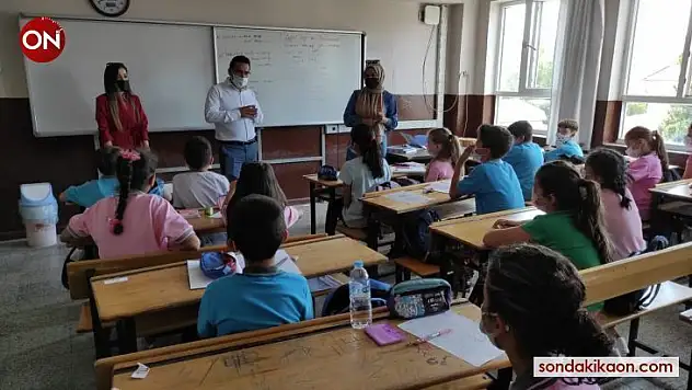 Okullar çocuk sesleriyle şenlendi