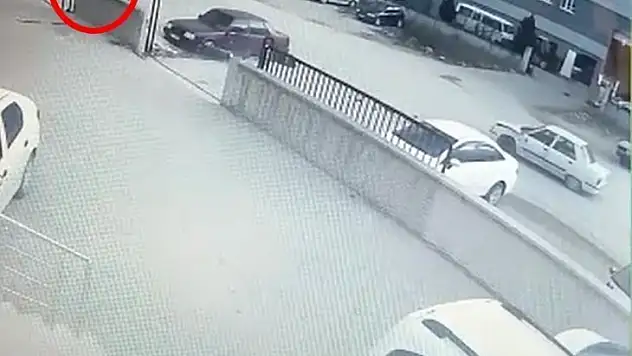 Otomobil ile motosiklet böyle çarpıştı: 2 yaralı