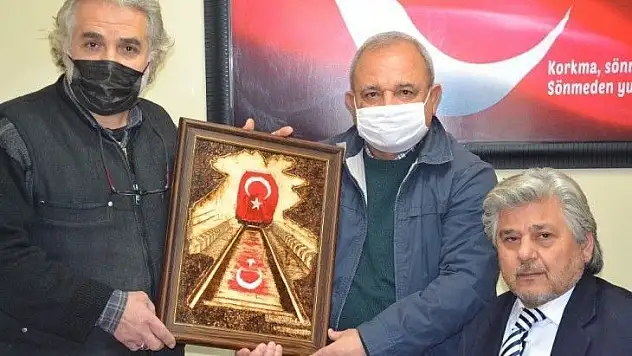 (ÖZEL) Atatürk'ü getiren trenin fotoğrafı tablo olarak işlendi