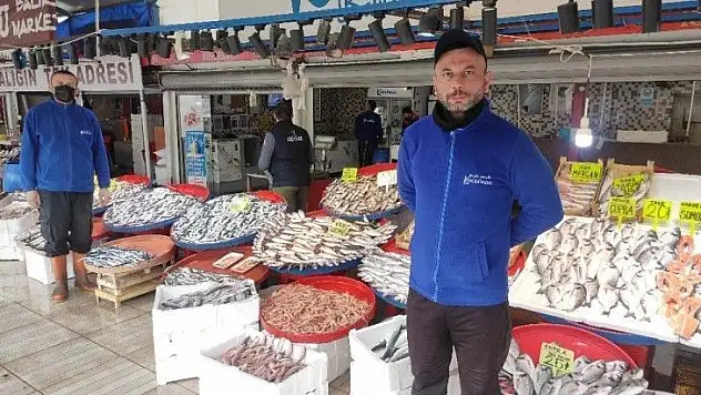 (Özel) Balık tezgâhlarında balık bolluğu