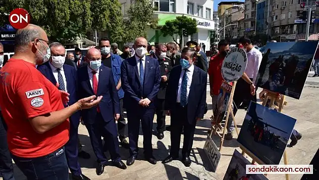 Protokol AKUT'un fotoğraf sergisini gezdi