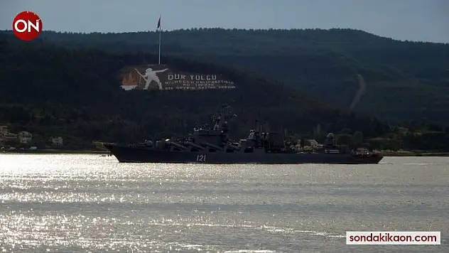 Rus savaş gemileri peş peşe Çanakkale Boğazı'ndan geçti