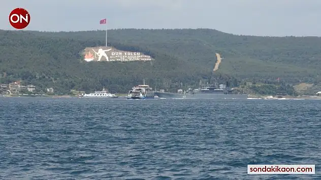 Rus savaş gemileri peş peşe Çanakkale Boğazı'ndan geçti