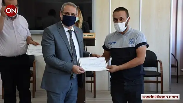 Salihli'de kursiyerlere sertifikaları verildi