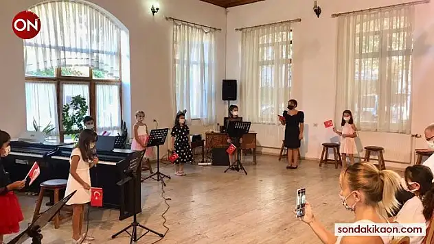 Salihli'de kurtuluş gününe özel müzik dinletisi
