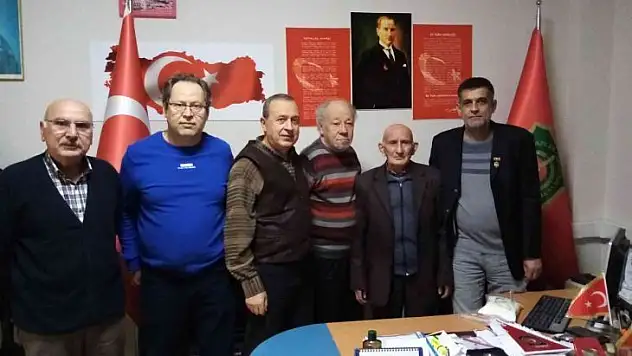 Şehit babasına sürpriz doğum günü partisi