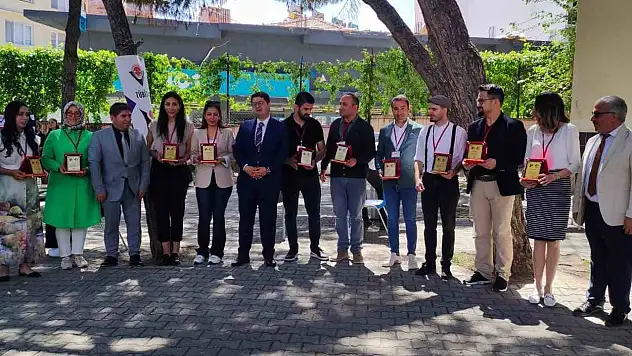 Selendi'de 4006 TÜBİTAK Bilim Fuarı açıldı