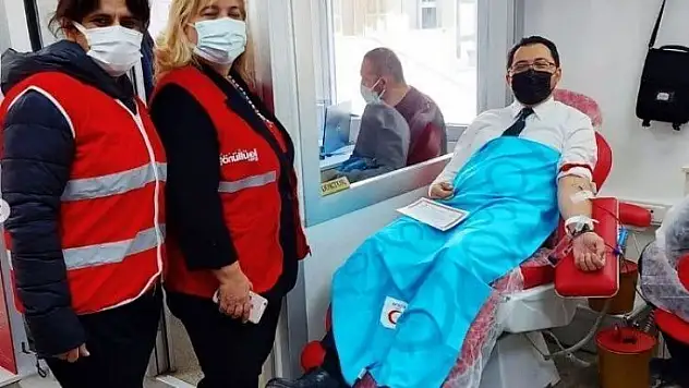 Semra Sarıışık Tozaraydın herkesi kan vermeye davet etti