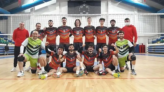Şeref Koleji Erkek Voleybol Takımı Kütahya'dan galibiyetle döndü