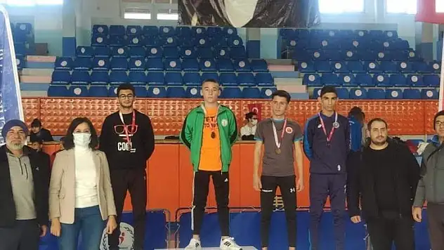 Simavlı bilek güreşçisi sporcular Türkiye şampiyonasında