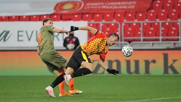 Süper Lig: Göztepe: 2 - Medipol Başakşehir: 1 (Maç Sonucu)
