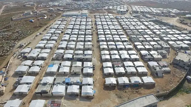 Suriye'de Bursa mahallesine bir yılda 700 briket ev