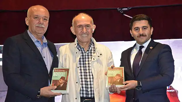 Tarihçi Ahmet Şimşirgil, Dursunbey'de FETÖ'yü anlattı