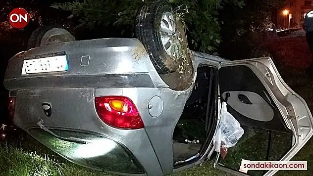 Ters dönen araçtan sağ çıktı