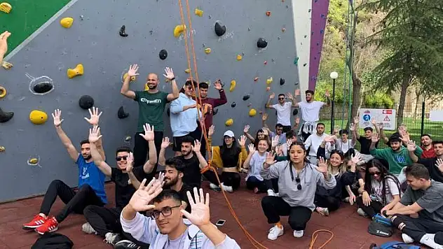 Tırmanma duvarı lise ve üniversite öğrencilerini ağırladı