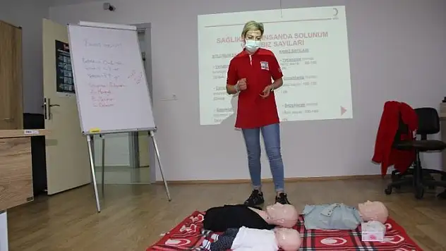 Türk Kızılay'ı Manisa Şubesi İlk Yardım Eğitim Merkezi ilk eğitimini verdi