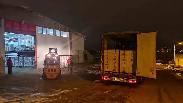 Türk Kızılay'ı Manisa Şubesinden deprem bölgesine aralıksız sevkiyat