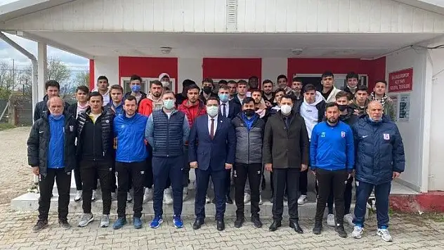 Ülkü Ocaklarından Balkes'e moral ziyareti