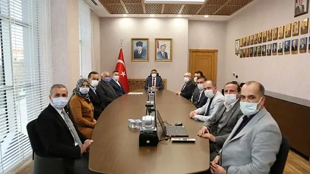 Vali Çelik: '24 saat yanınızda ve emrinizdeyim'