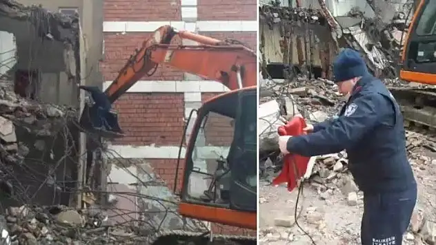 Yıkımda Atatürk posteri seferberliği