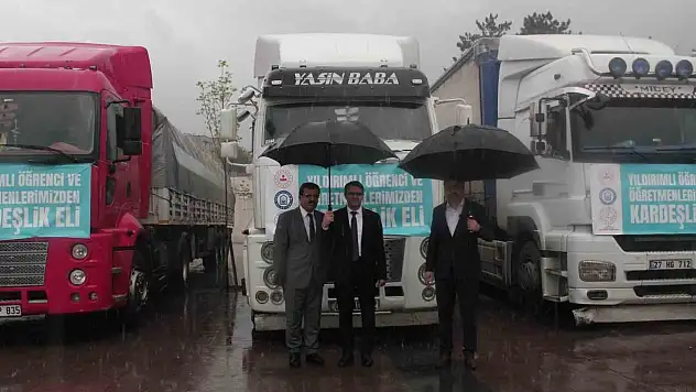 Yıldırım Belediyesi'nin yardımları tırları deprem bölgesine uğurlandı