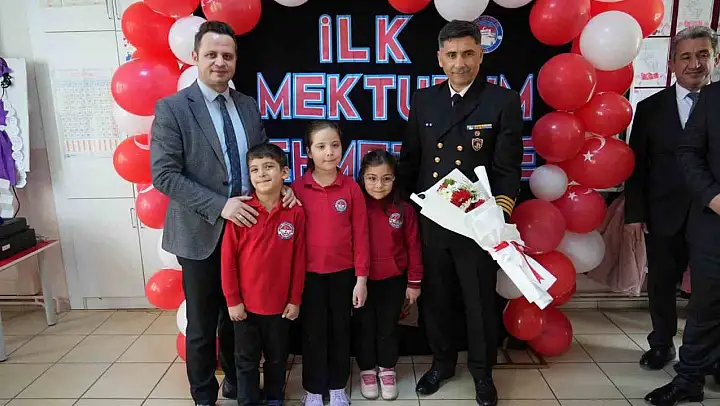 'Bir Mektup Da Sen Yaz' etkinliğiyle Mehmetçik ve öğrenciler buluştu