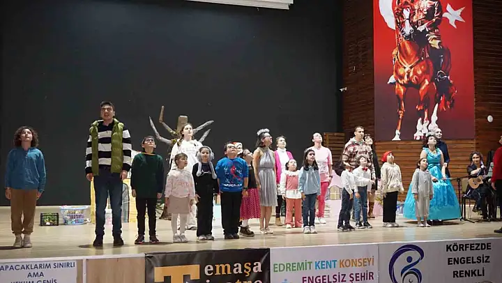 'Bir varmış, bir yokmuş' tiyatro oyunu özel çocuklarla sahnelendi