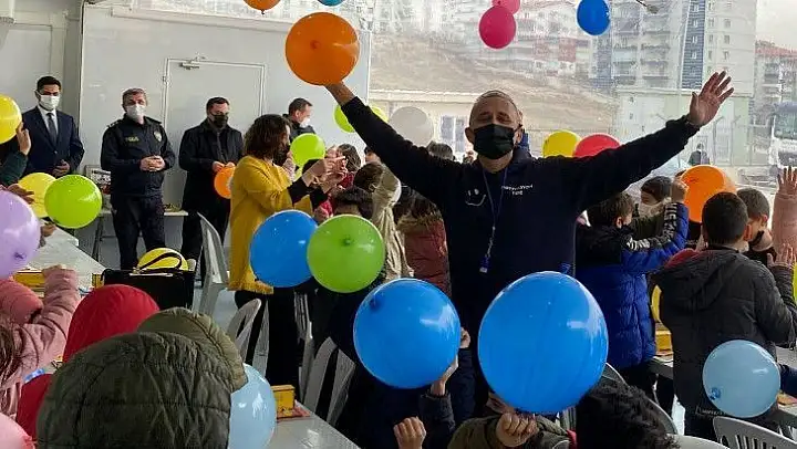 'Gezici Motivasyon ve Eğitim Tırı' Ankara'da öğrencilerle buluştu