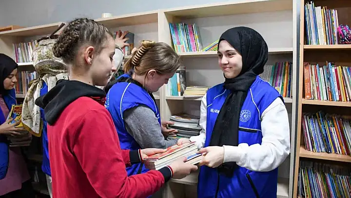 'Kitabım Kitabın Olsun' projesi gençlere eğitim ışığı oluyor