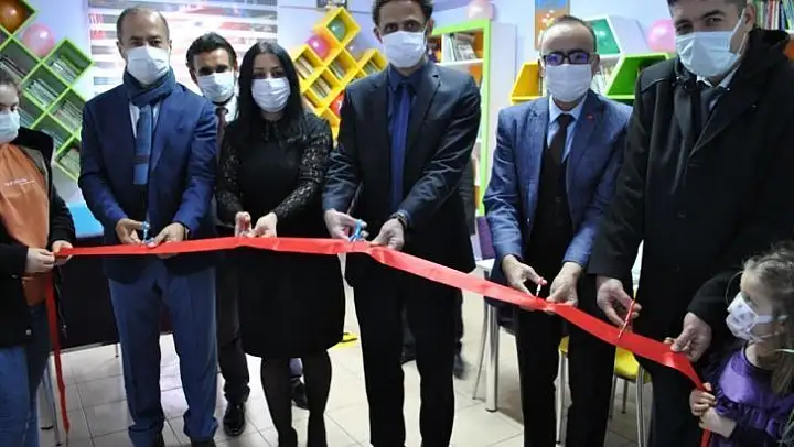 'Kütüphanesiz okul kalmasın' projesinde 8. kütüphane açıldı