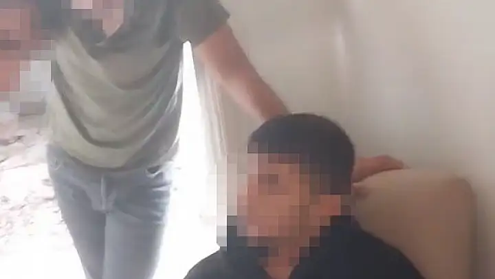 'Sevgilime yazdın' dedi, metruk binada darp etti