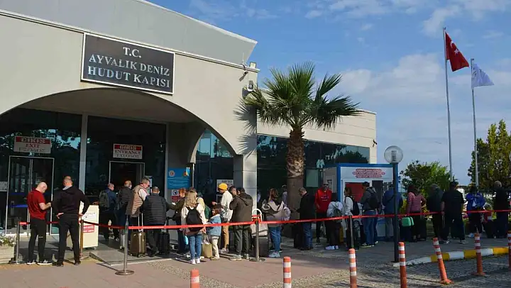 19 Mayıs tatilini fırsat bilen tatilciler Midilli'ye koştu