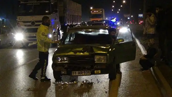 2 otomobil çarpıştı...1 yaralı