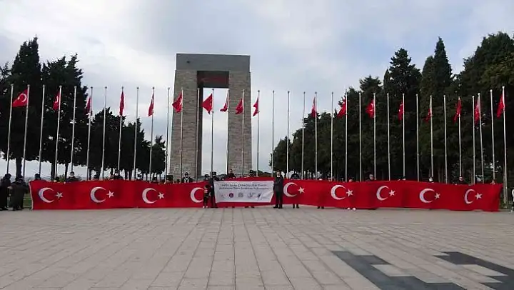 21 down sendromlu çocuktan Şehitler Abidesi'ne ziyaret