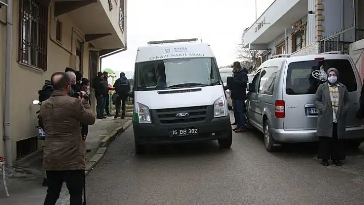 22 yaşındaki Beyza Nur hemşire gözyaşlarıyla uğurlandı