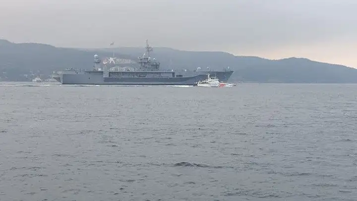 ABD savaş gemisi Çanakkale Boğazı'ndan geçti