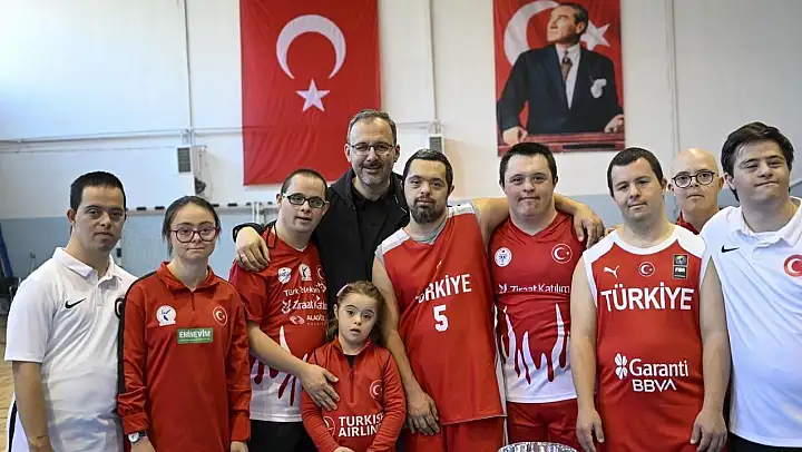 AK Parti'li Kasapoğlu: 'Merhametiyle, adalet anlayışıyla, yarınlara olan bakışıyla ve taşıdığı umutla çok özel bir gençliğe sahibiz'