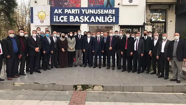 AK Parti'li vekiller yeni parti binalarını inceledi