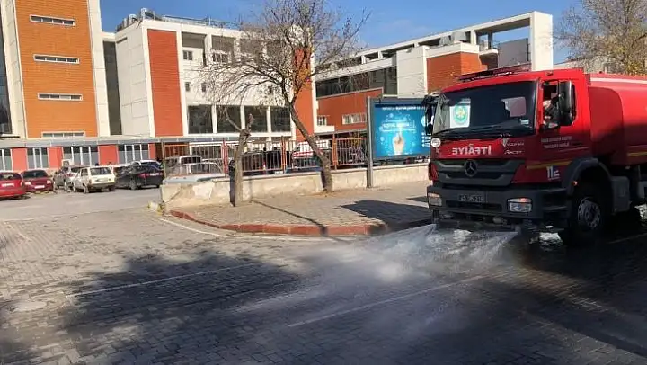 Akhisar'da dezenfeksiyon çalışmaları sürüyor