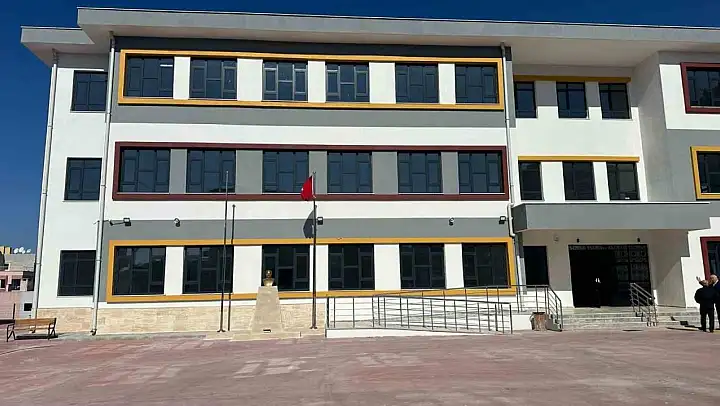 Aliağa'da 57 yıllık Namık Kemal İlkokulu, yeniden hizmete açılıyor