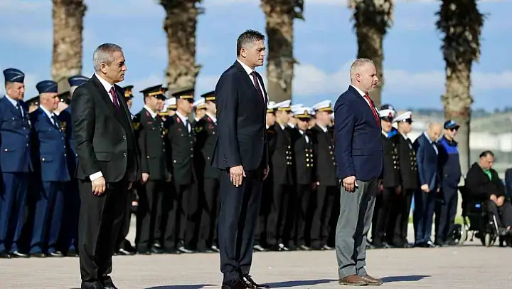 Aliağa'da Çanakkale Deniz Zaferi'nin 110. yıl dönümü kutlandı