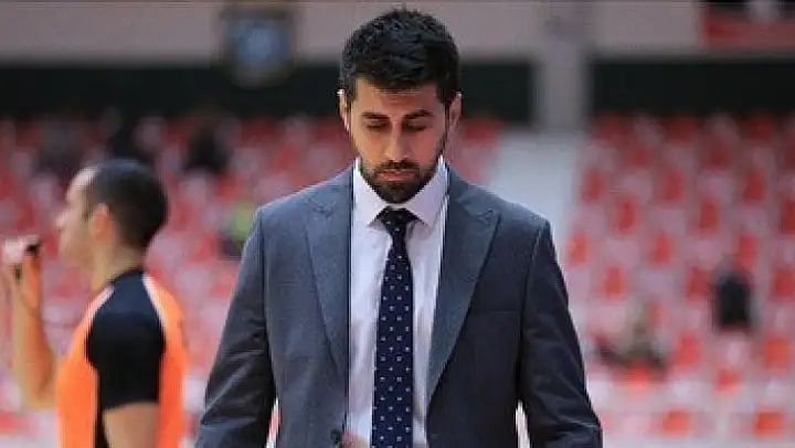 Aliağa Petkimspor, başantrenör Can Sevim ile yollarını ayırdı