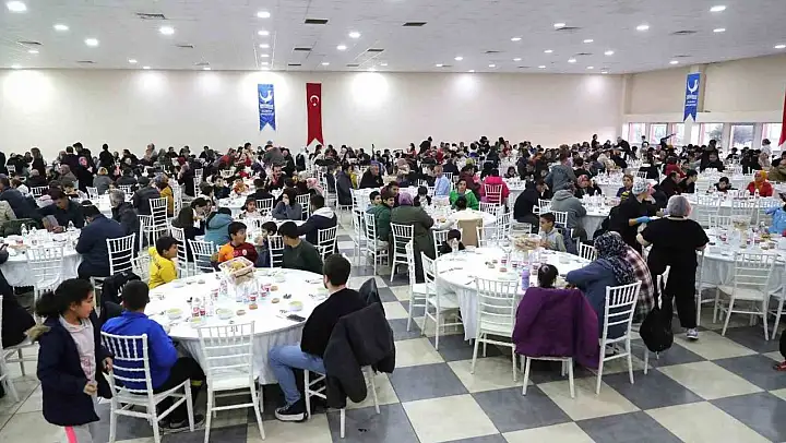 Aliağalılar ilk iftarda bir araya geldi