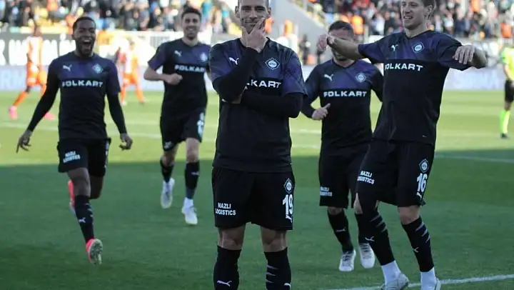 Altay'ın tecrübeli oyuncuları takımı sırtlıyor