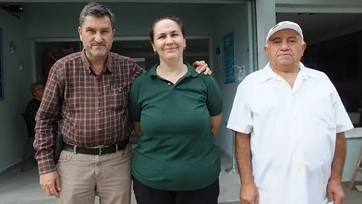 Amerika'dan tatile geldi, kafeterya açan Özcan çiftine rehber oldu