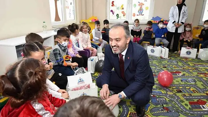 Ana Kucağı'nda karne sevinci